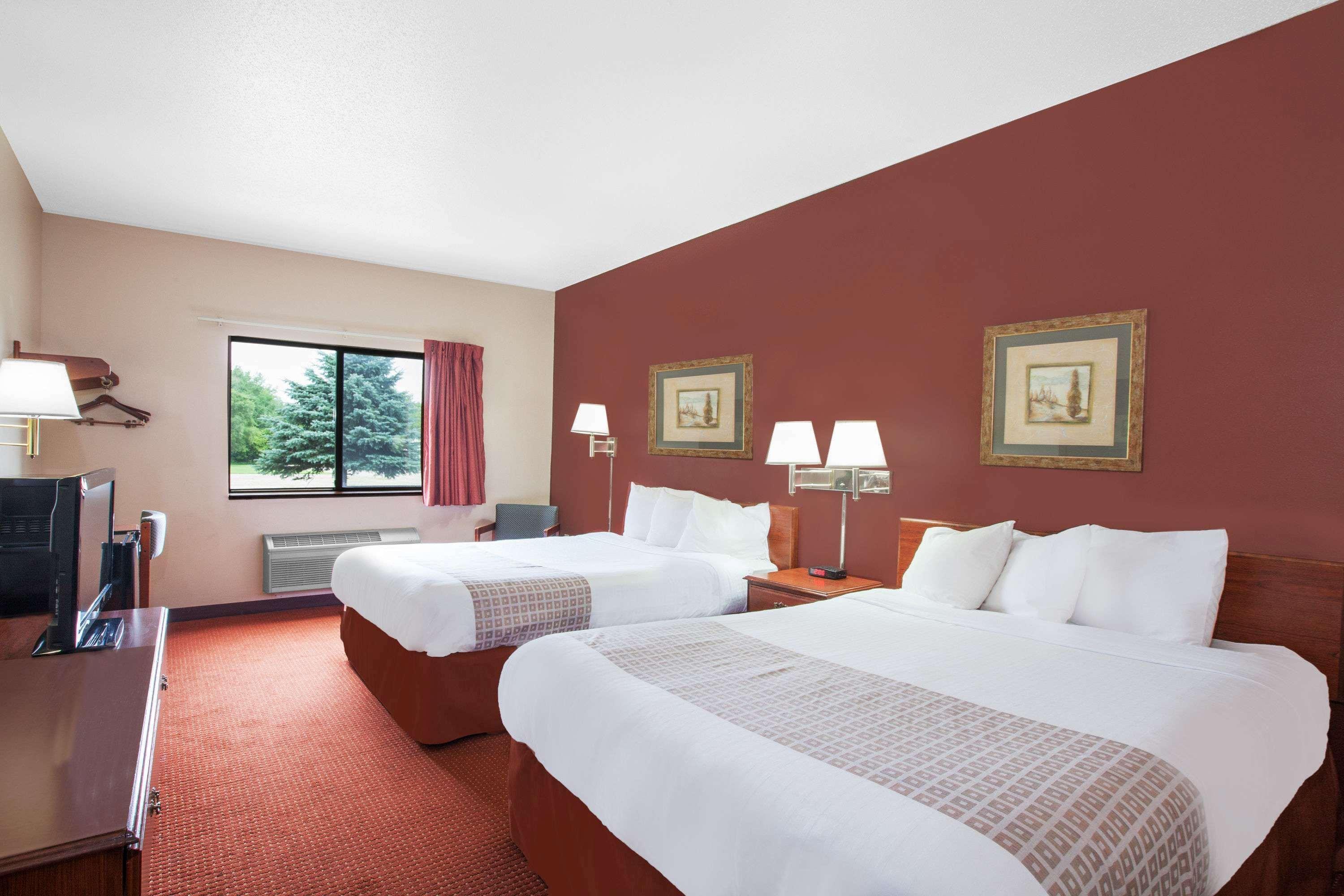 Super 8 By Wyndham Mason City Luaran gambar