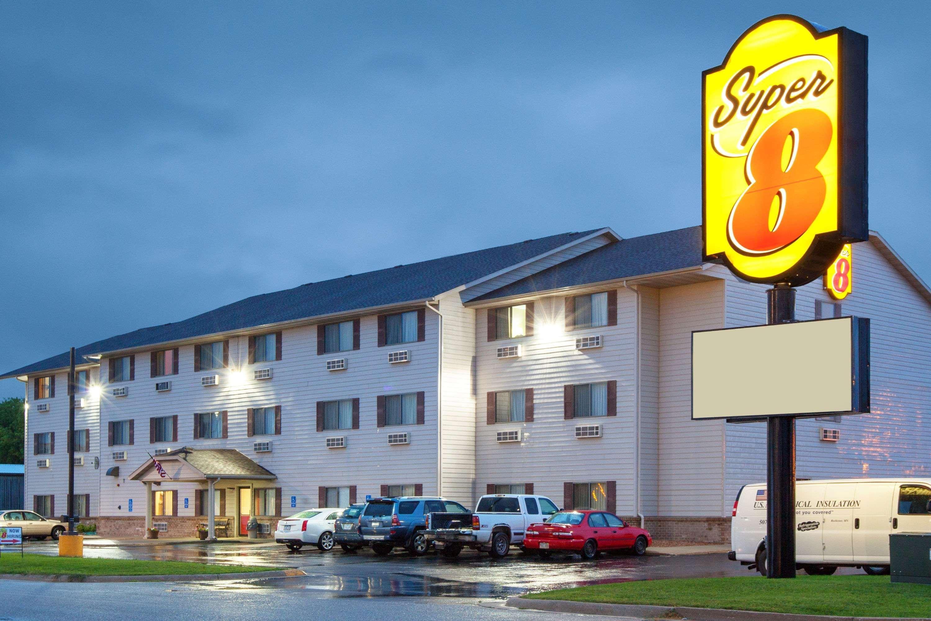 Super 8 By Wyndham Mason City Luaran gambar