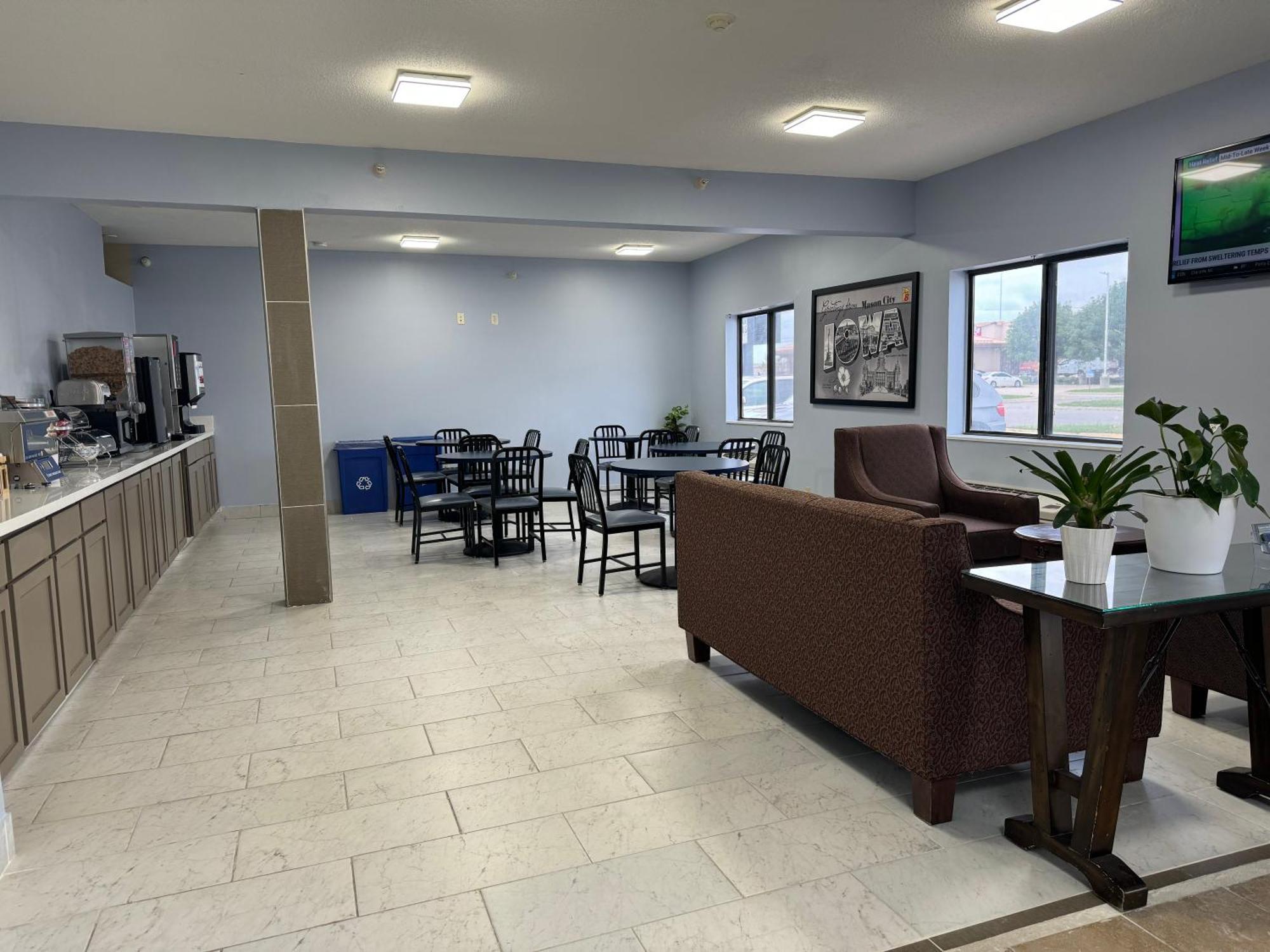Super 8 By Wyndham Mason City Luaran gambar