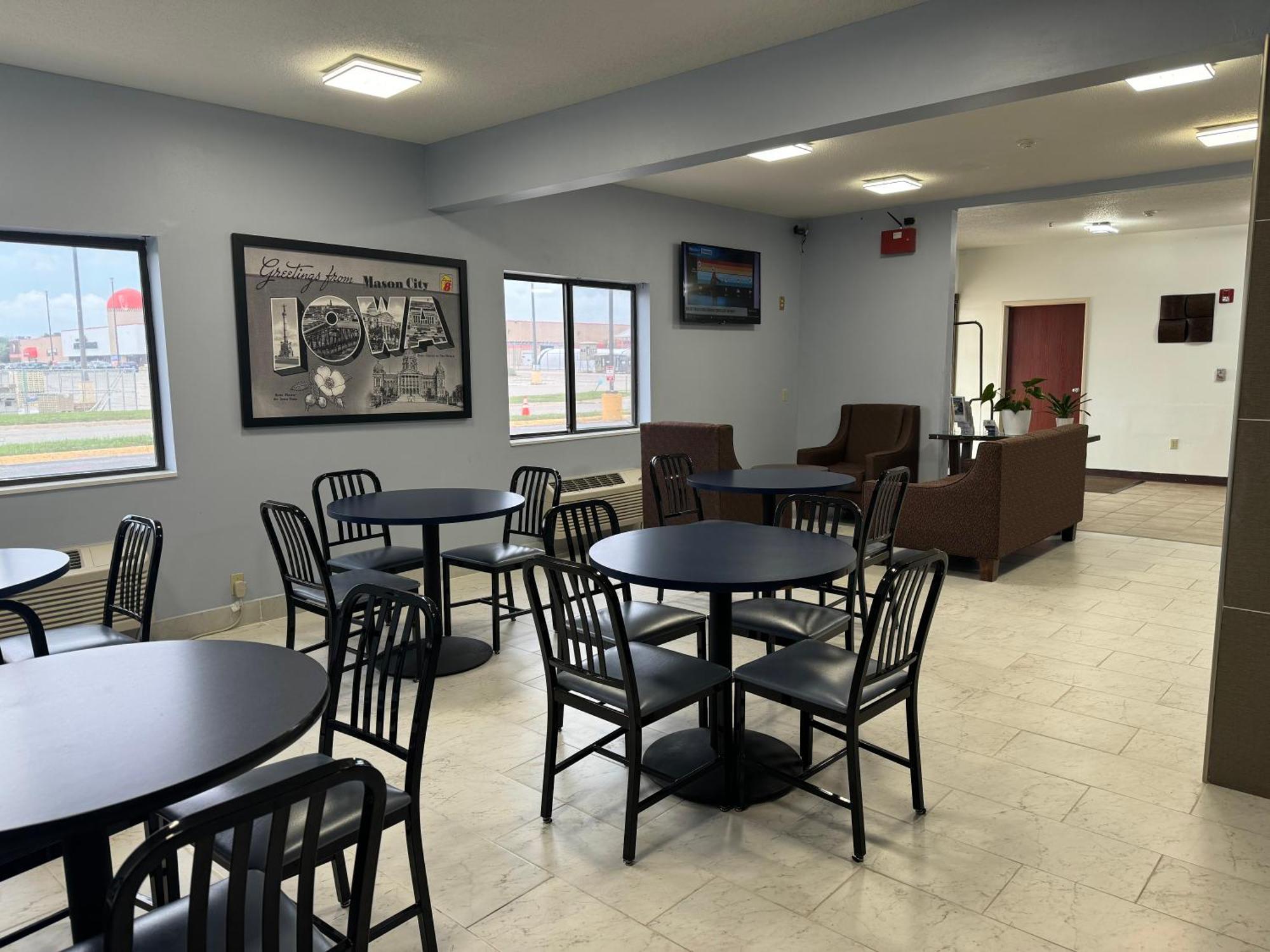 Super 8 By Wyndham Mason City Luaran gambar