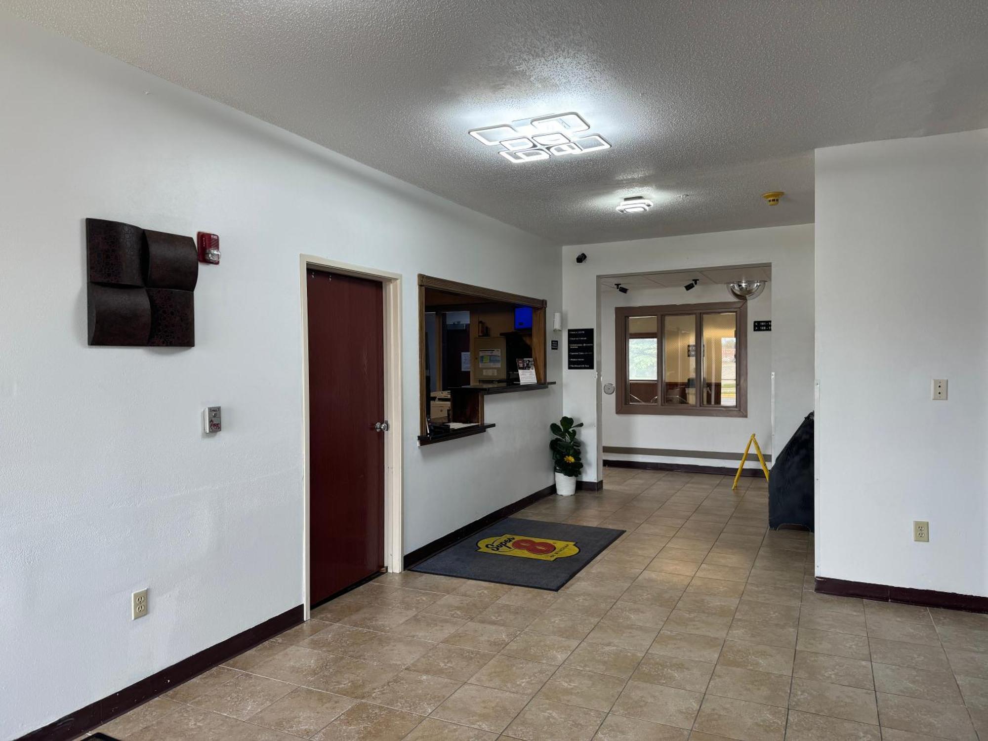 Super 8 By Wyndham Mason City Luaran gambar