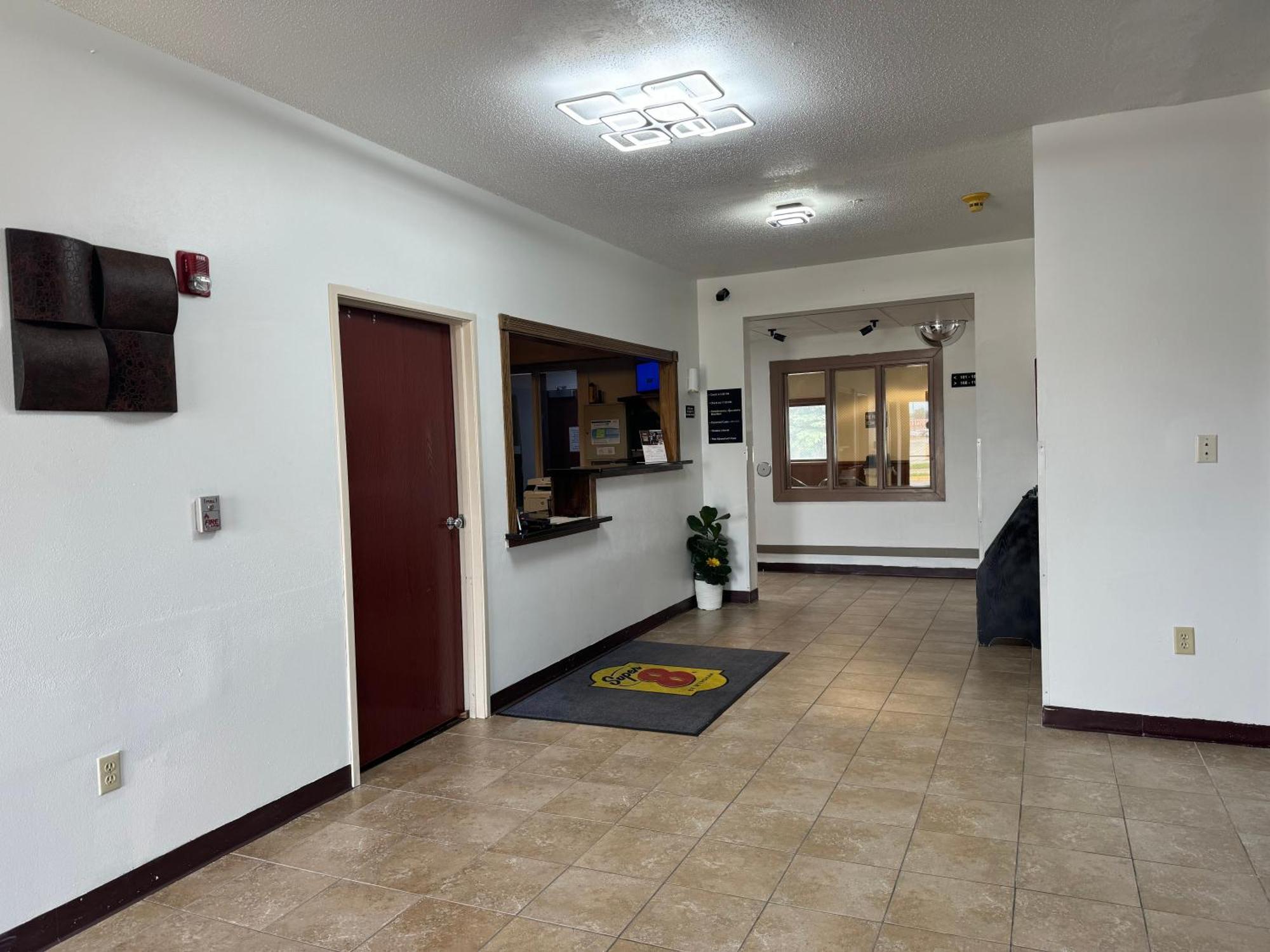 Super 8 By Wyndham Mason City Luaran gambar