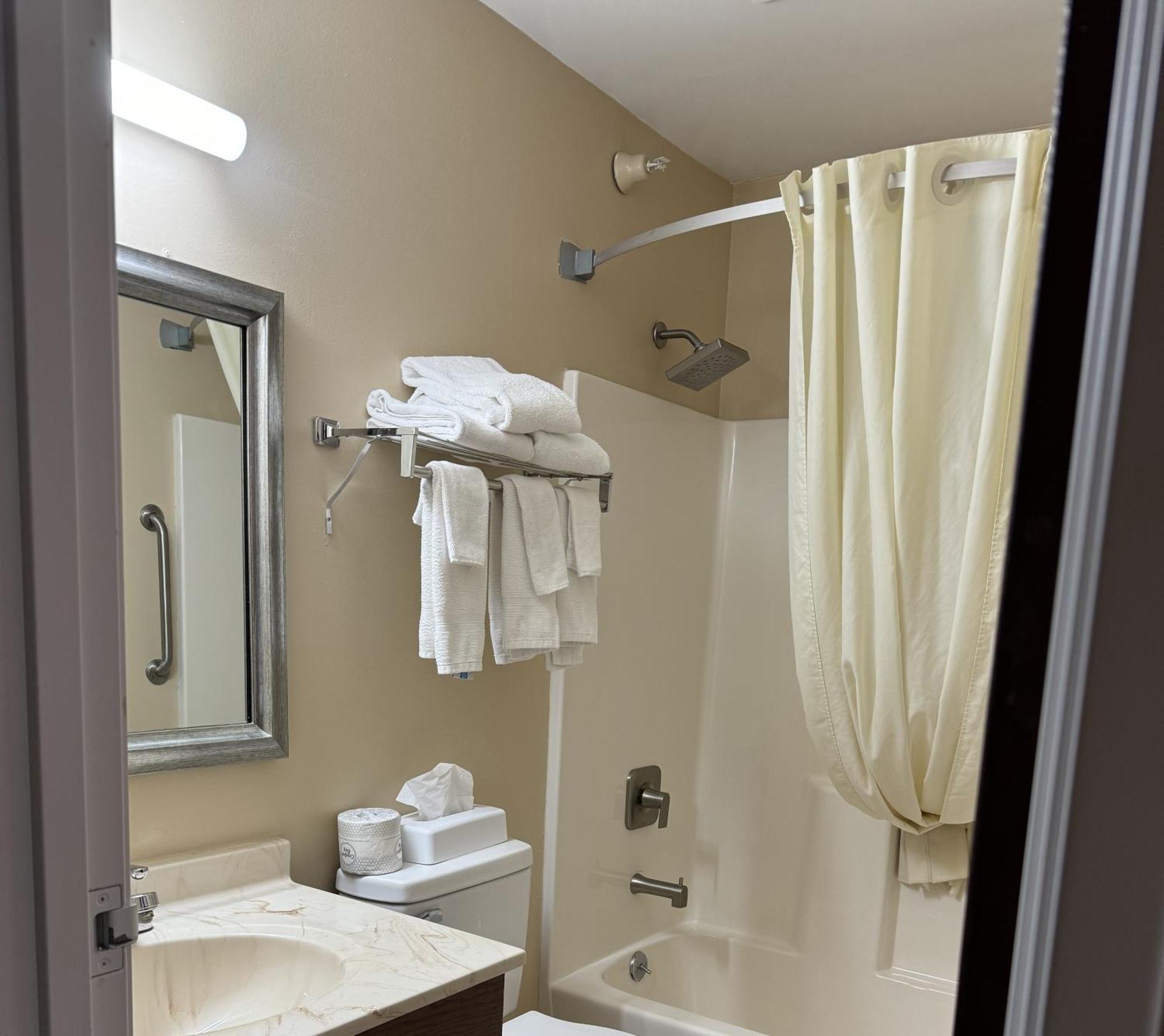 Super 8 By Wyndham Mason City Luaran gambar